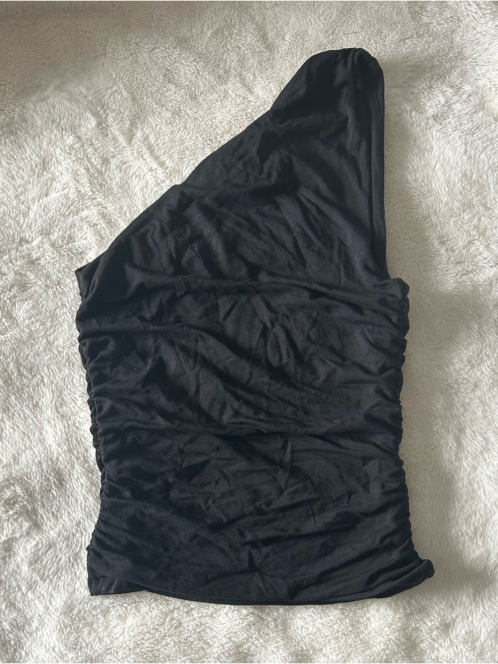black one shoulder top!